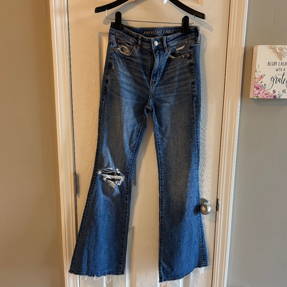 American Eagle Distressed Super High Rise Flare Stretch Jean Sz 0